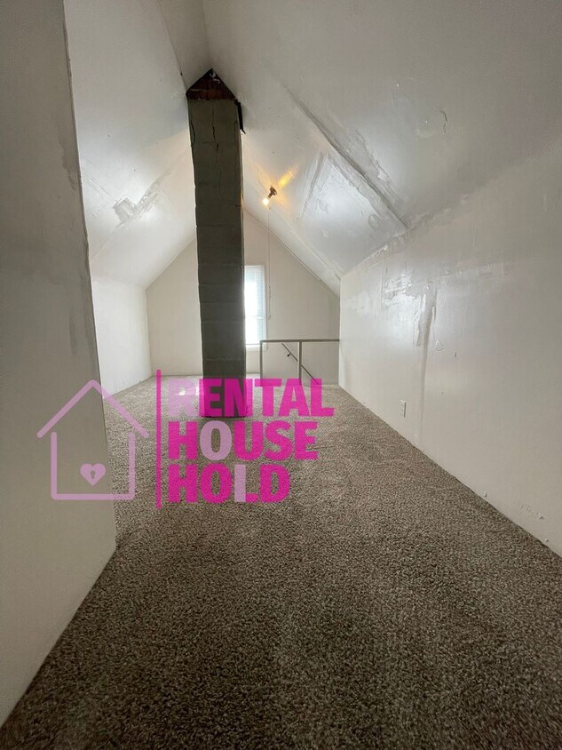 Foto principal - ~ 3 BEDROOM 1 BATH FREE PRE-SCREEN