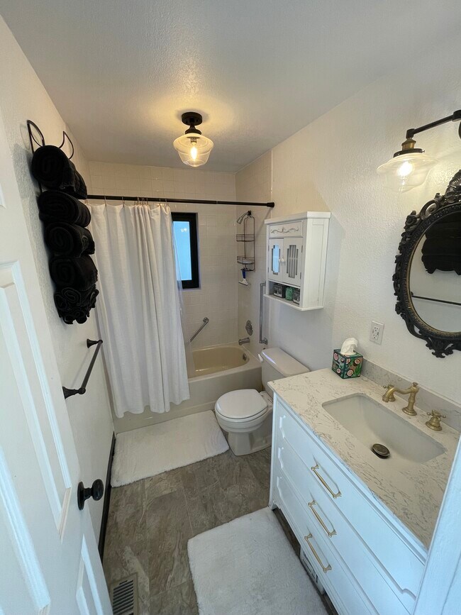 Foto del edificio - 2529 Bott Ave