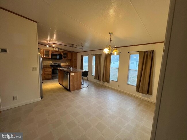 Foto del edificio - 5738 Big Stone Beach Rd