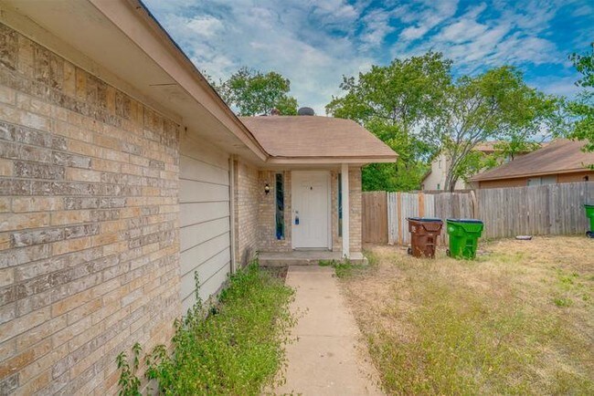 Foto del edificio - 705 Pecan Ave