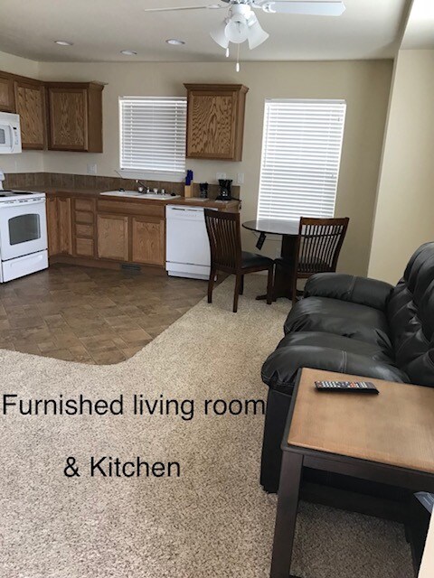 Building Photo - 1 Bedroom 1 Bath Furnished