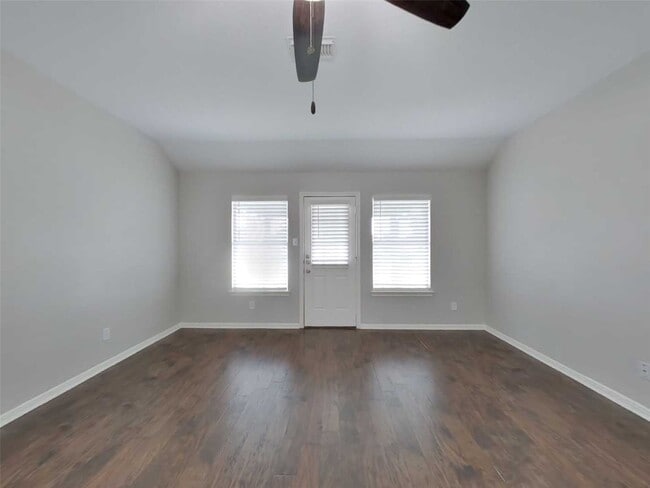 Building Photo - 5008 Asia Ln