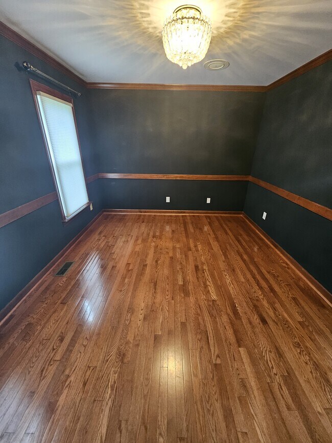 Foto del edificio - 402 E Raintree Ln