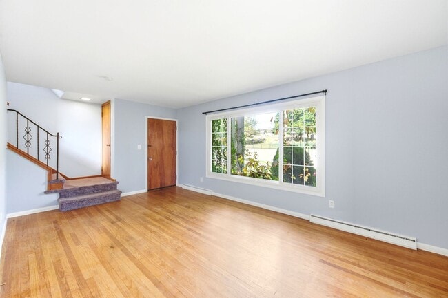 Building Photo - 8983 Highland Dr