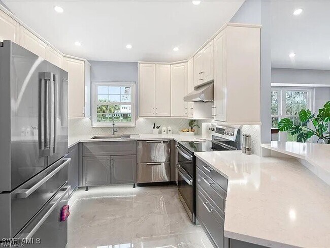 Foto del edificio - 220 39th Ave NW