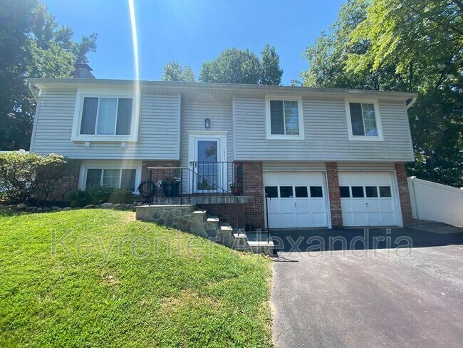 Building Photo - 5901 Beech Tree Dr