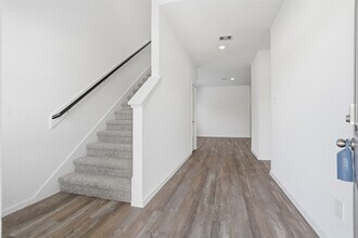 Building Photo - 3005 Teal Breeze Ln