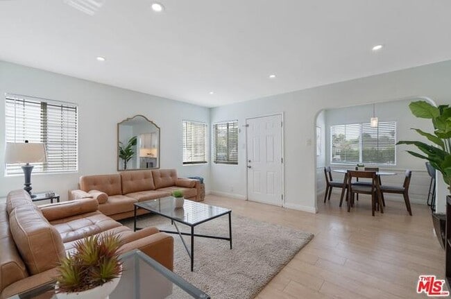 Foto del edificio - 15220 Morrison St