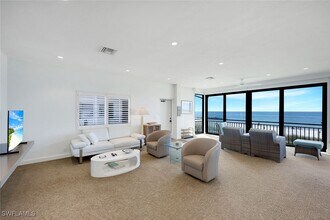 Building Photo - 2211 Gulf Shore Blvd N