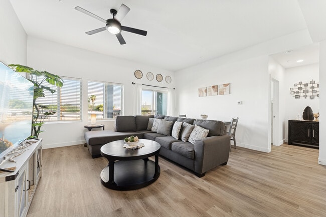 Building Photo - Landmark on 67th