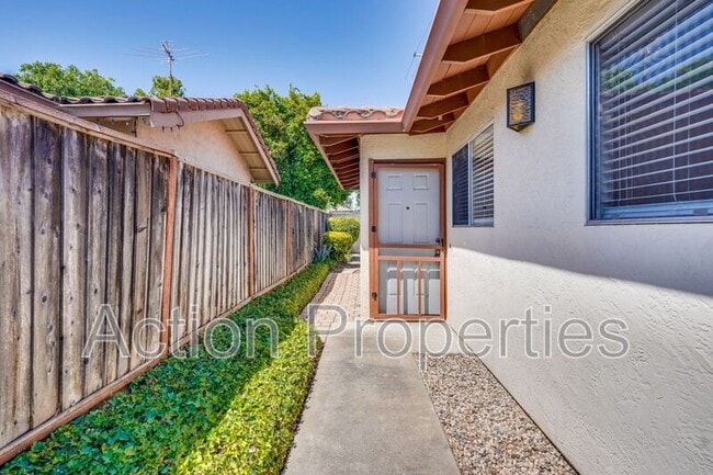 Building Photo - 1662 Merriton Ct