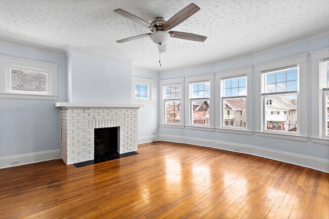 Foto del edificio - 1650 Waterbury Rd