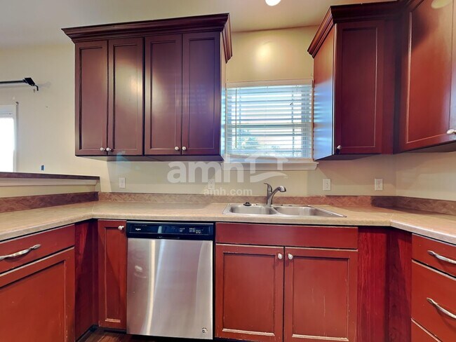 Foto del edificio - 170 Lake Pointe Dr