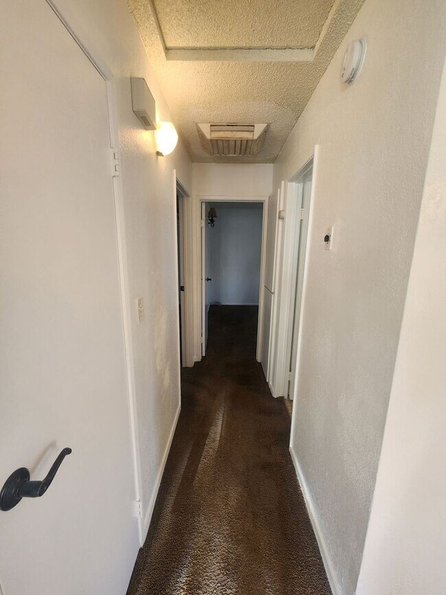 Foto del edificio - Two Bedroom Two Bath Home