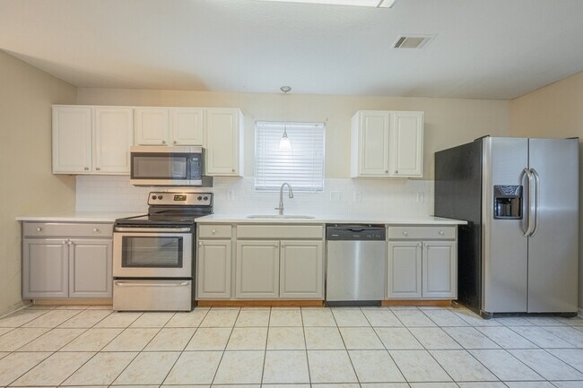 Building Photo - 50 Preston Ct