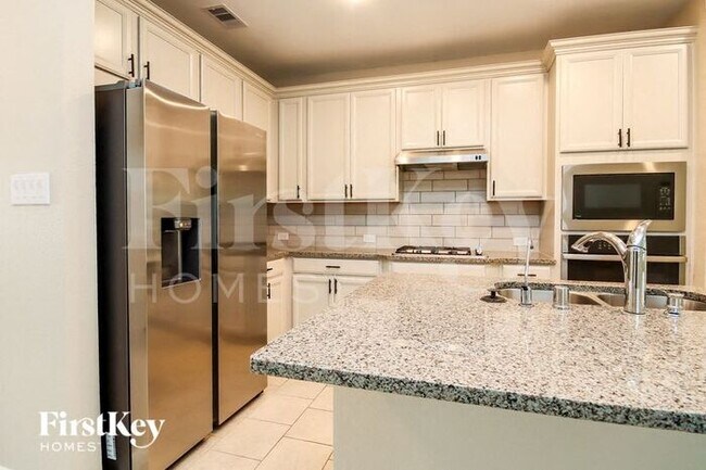 Foto del edificio - 8102 Cliffside Terrace Ct