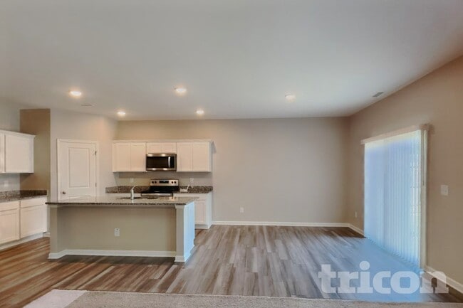 Building Photo - 130 Lynnridge Dr