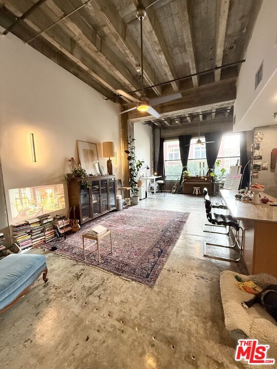 Foto del edificio - 711 S Olive St