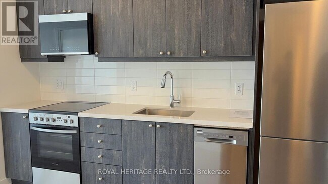 Photo du bâtiment - 51 Clarington Blvd