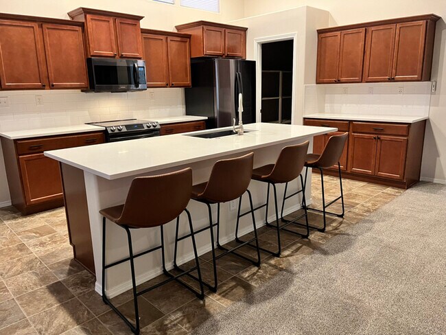 Building Photo - 3185 W Peninsula Dr