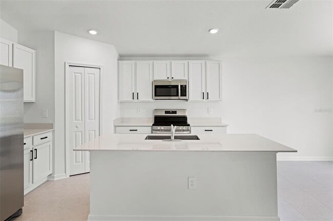 Building Photo - 1993 Sarah St