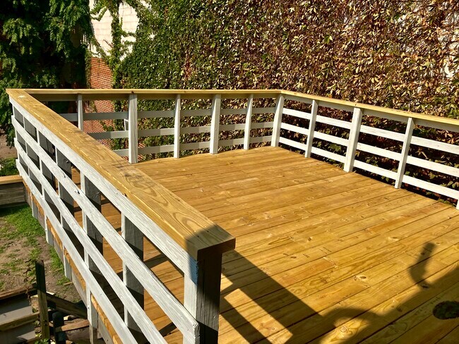 Foto del edificio - 1717 E Main St