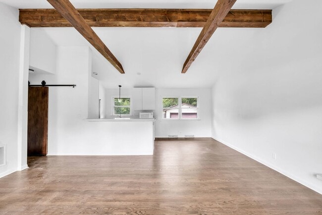 Foto del edificio - 360 Poplar St