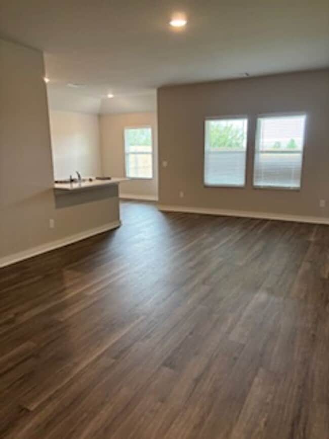 Building Photo - 2320 SE 92nd Terrace