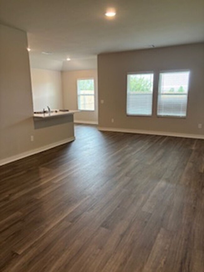 Building Photo - Beautiful New Home!