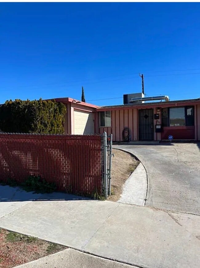 Building Photo - 711agnes dr