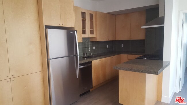 Foto del edificio - 3527 Dunn Dr