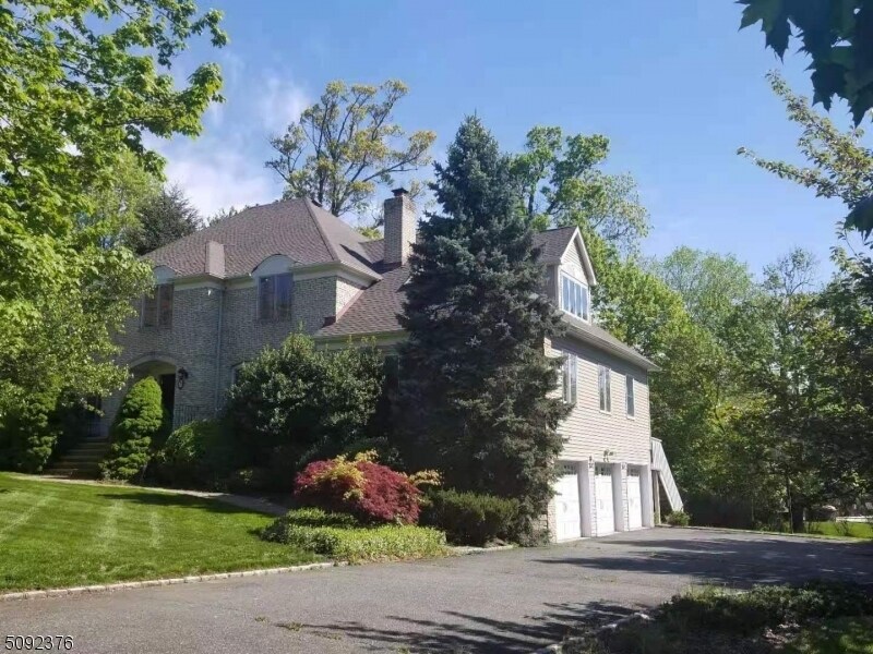 Foto principal - 25 Manor Dr
