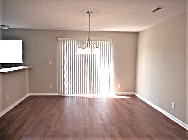 Building Photo - 1208 Scarlett Dr