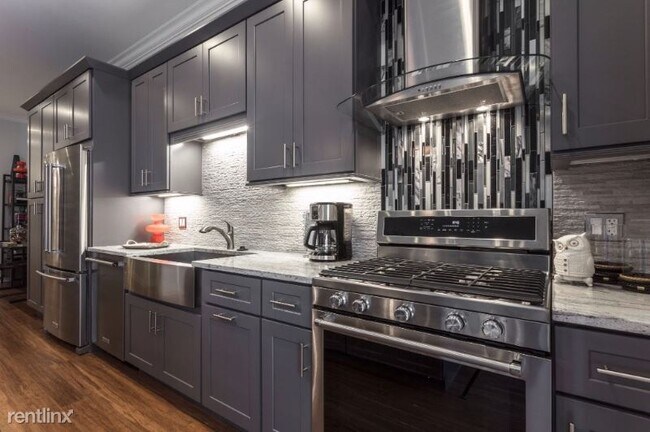 Foto del edificio - 1050 W Monroe St