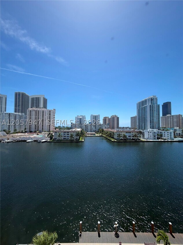 Foto del edificio - 111 Golden Isles Dr