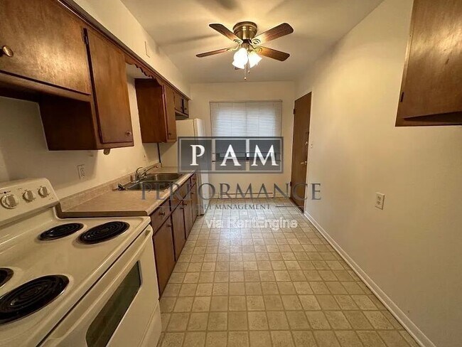 Foto del edificio - 2155 S 102nd St
