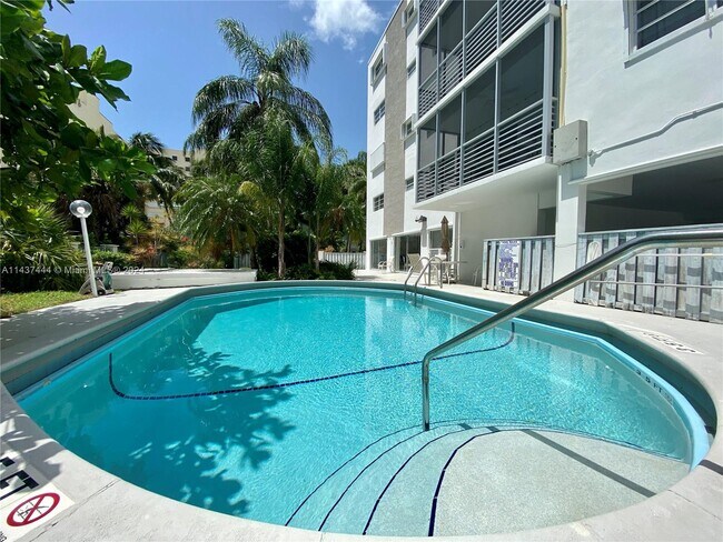 Building Photo - 301 Sunrise Dr