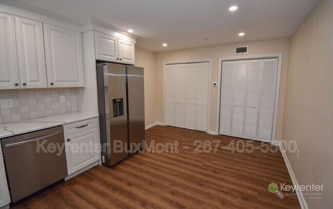 Foto del edificio - 4 W Oakland Ave