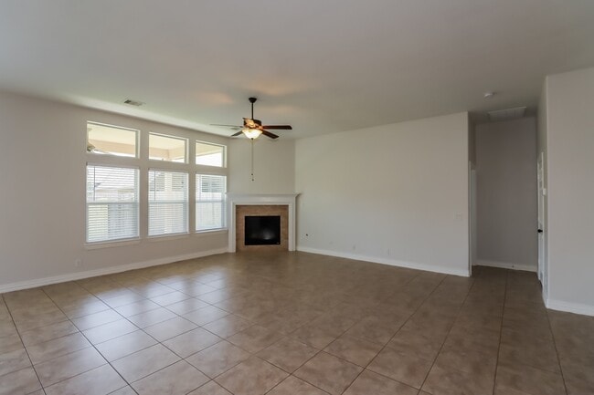 Foto del edificio - 210 Terrace Creek Ct