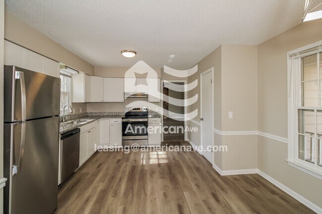 Foto del edificio - 216 Pond Ridge Rd E