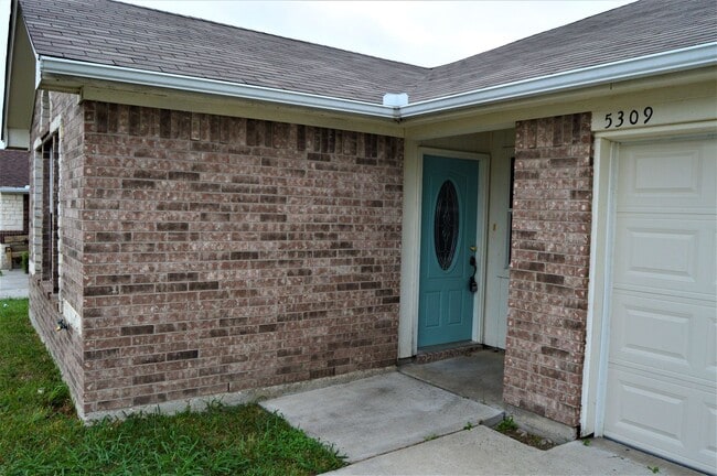 Foto del edificio - Updated 3-2-2 Home For Lease