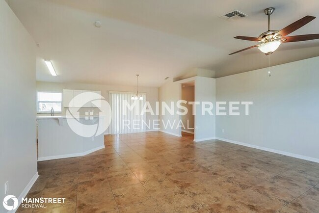 Building Photo - 2304 NW 8th Pl
