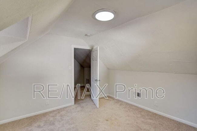 Photo - 11 Roberts Ct W House