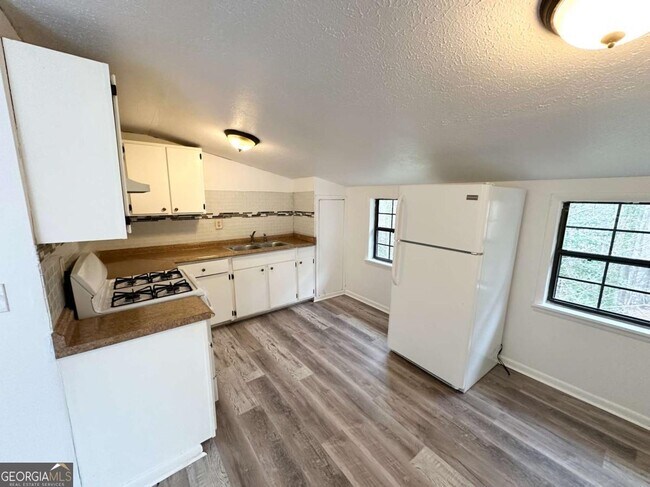 Foto del edificio - 6104 Pisgah Rd SW