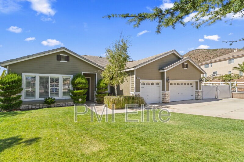 Foto principal - 34677 Desert Rd