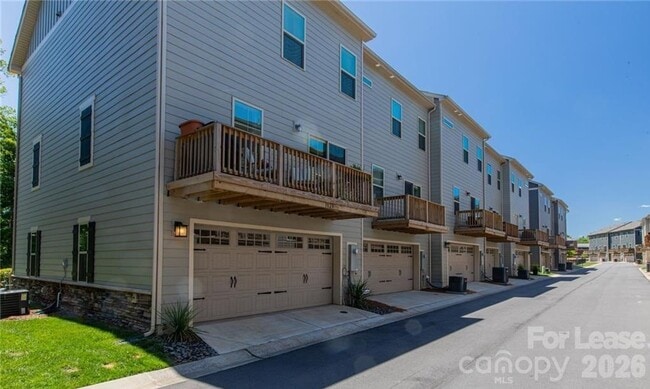 Foto del edificio - 3023 Salix Bend Dr