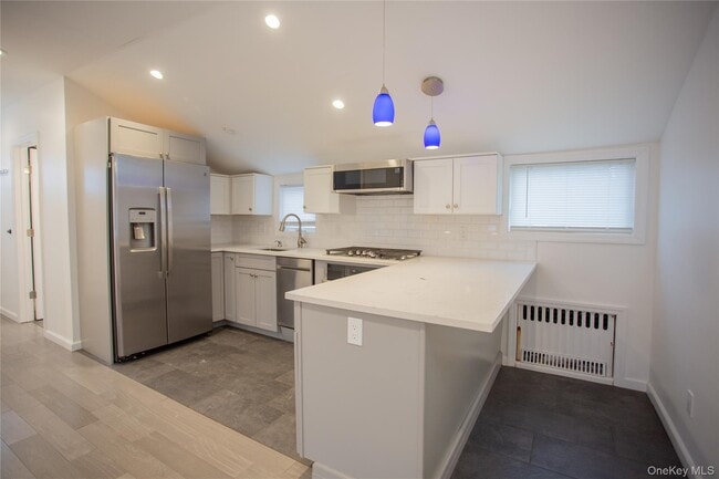 Building Photo - 105 Pacific Blvd