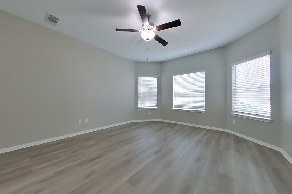 Building Photo - 640 Totem Trail Dr