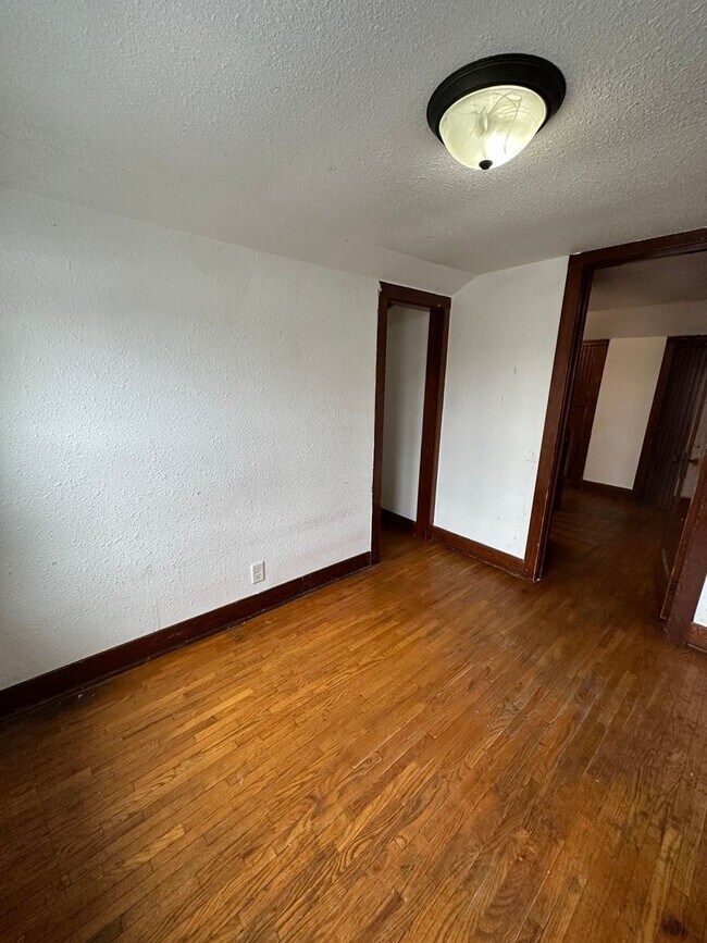 Foto del edificio - 725 24th St N
