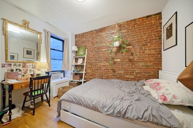 Building Photo - 2 bedroom in New York NY 10036